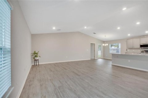 House in Haines City, Florida 3 bedrooms, 138.05 sq.m. № 1906065 - photo 4