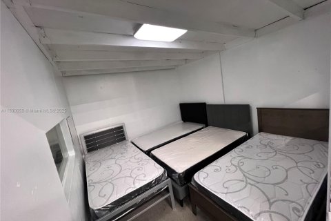 Commercial property in Hialeah, Florida № 1804455 - photo 16