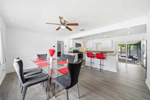 Immobilier commercial à vendre à Orlando, Floride: 181.81 m2 № 2094058 - photo 8