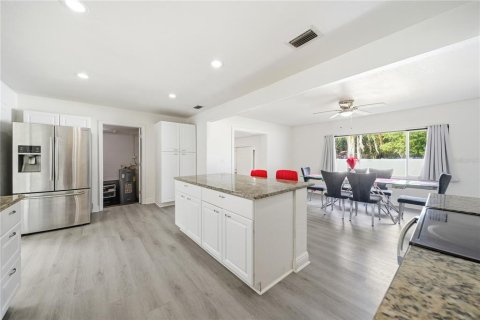 Immobilier commercial à vendre à Orlando, Floride: 181.81 m2 № 2094058 - photo 7