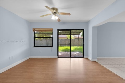 Villa ou maison à vendre à Sunrise, Floride: 3 chambres, 127.83 m2 № 1936184 - photo 7
