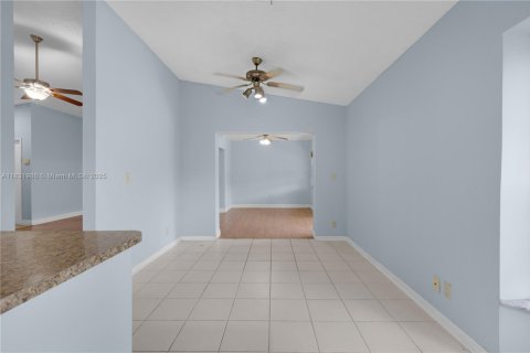 Villa ou maison à vendre à Sunrise, Floride: 3 chambres, 127.83 m2 № 1936184 - photo 12