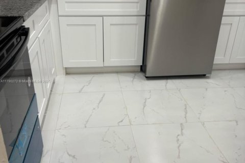 Condominio en venta en Miami, Florida, 1 dormitorio, 72.37 m2 № 2034267 - foto 5