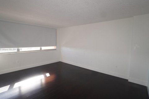 Copropriété à louer à Miami, Floride: 2 chambres, 105.91 m2 № 1972701 - photo 7