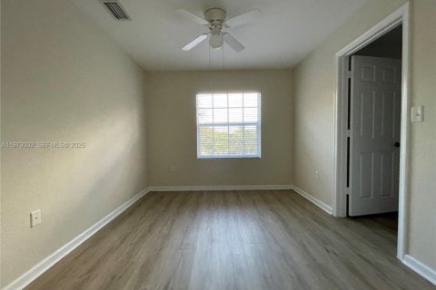 Touwnhouse à louer à Tamarac, Floride: 3 chambres, 131.64 m2 № 2079878 - photo 21