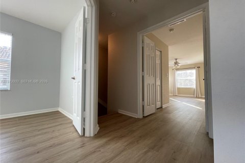 Touwnhouse à louer à Tamarac, Floride: 3 chambres, 131.64 m2 № 2079878 - photo 7