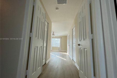 Touwnhouse à louer à Tamarac, Floride: 3 chambres, 131.64 m2 № 2079878 - photo 17