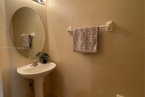 Touwnhouse à louer à Tamarac, Floride: 3 chambres, 131.64 m2 № 2079878 - photo 11