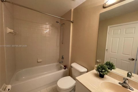 Touwnhouse à louer à Tamarac, Floride: 3 chambres, 131.64 m2 № 2079878 - photo 20