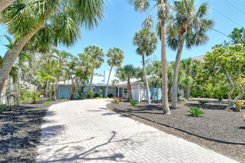 Casa en alquiler en Sarasota, Florida, 4 dormitorios, 226.59 m2 № 1648307 - foto 1