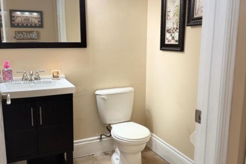 Villa ou maison à vendre à Miami, Floride: 3 chambres, 155.05 m2 № 2055171 - photo 13