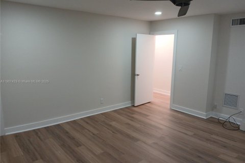 Touwnhouse à louer à Boca Raton, Floride: 3 chambres, 132.66 m2 № 1953169 - photo 16