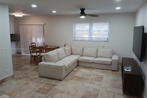 Touwnhouse à louer à Boca Raton, Floride: 3 chambres, 132.66 m2 № 1953169 - photo 2