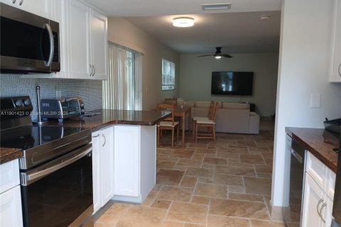 Touwnhouse à louer à Boca Raton, Floride: 3 chambres, 132.66 m2 № 1953169 - photo 7