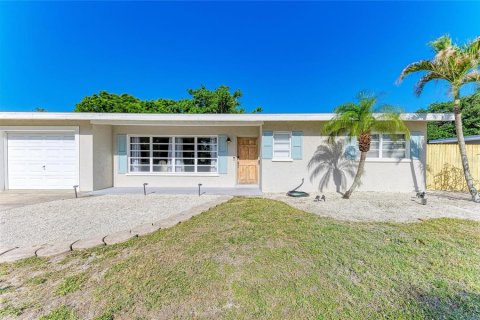 House in Bradenton, Florida 2 bedrooms, 106.74 sq.m. № 2113470