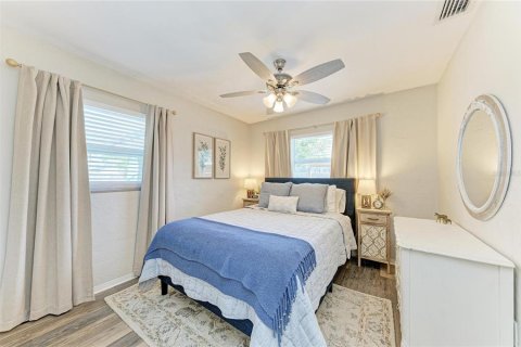 House in Bradenton, Florida 2 bedrooms, 106.74 sq.m. № 2113470 - photo 11
