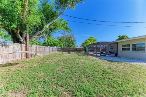 House in Bradenton, Florida 2 bedrooms, 106.74 sq.m. № 2113470 - photo 17