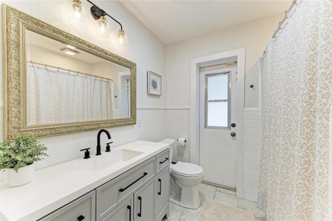 House in Bradenton, Florida 2 bedrooms, 106.74 sq.m. № 2113470 - photo 12