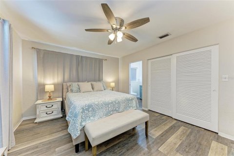 House in Bradenton, Florida 2 bedrooms, 106.74 sq.m. № 2113470 - photo 9