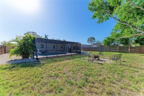 House in Bradenton, Florida 2 bedrooms, 106.74 sq.m. № 2113470 - photo 15