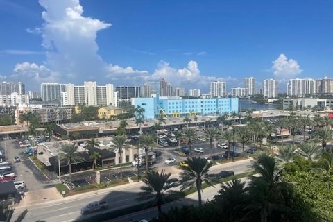Condo in Sunny Isles Beach, Florida, 1 bedroom  № 1794724 - photo 9