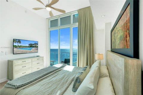 Condo in Miami Beach, Florida, 1 bedroom  № 2001647 - photo 10