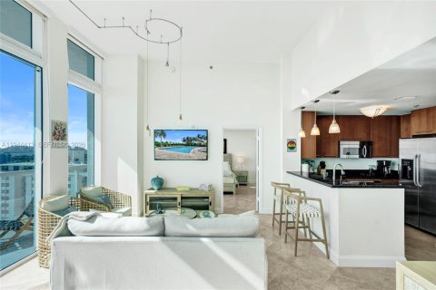 Condo in Miami Beach, Florida, 1 bedroom  № 2001647 - photo 9