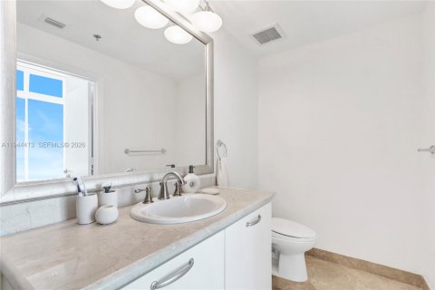 Condo in Miami Beach, Florida, 1 bedroom  № 2001647 - photo 15