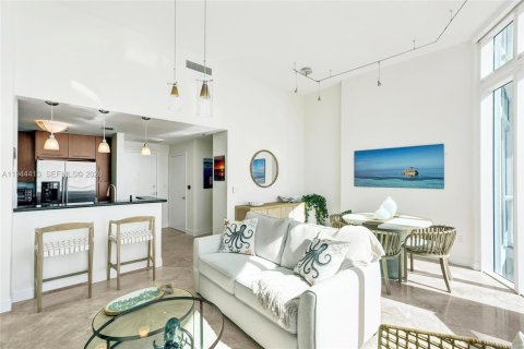 Condo in Miami Beach, Florida, 1 bedroom  № 2001647 - photo 12
