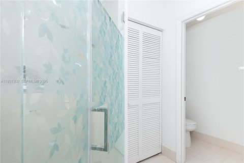 Снять в аренду виллу или дом в Мирамар, Флорида 4 спальни, 166.67м2, № 1990528 - фото 19