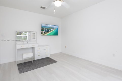 Снять в аренду виллу или дом в Мирамар, Флорида 4 спальни, 166.67м2, № 1990528 - фото 27