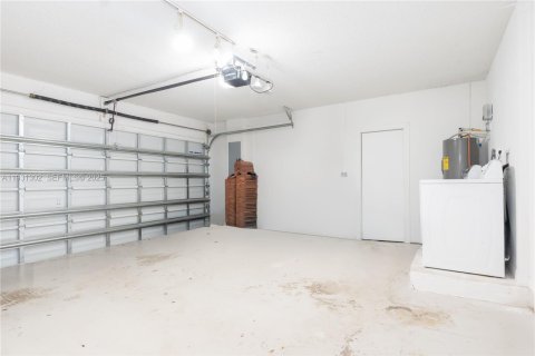 Снять в аренду виллу или дом в Мирамар, Флорида 4 спальни, 166.67м2, № 1990528 - фото 30