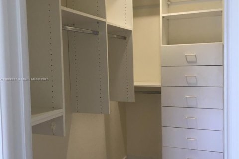 Condo in Miami Beach, Florida, 1 bedroom  № 1811982 - photo 20