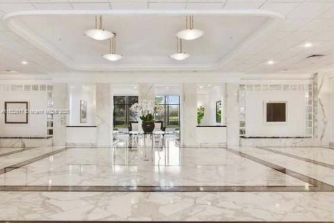 Condo in Miami Beach, Florida, 1 bedroom  № 1811982 - photo 27
