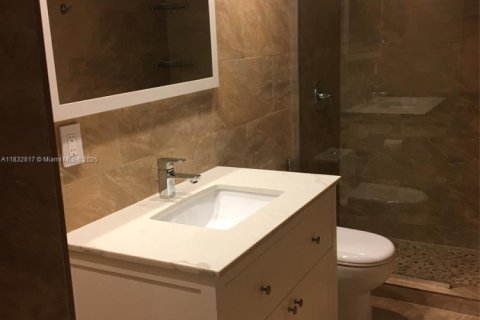 Condo in Miami Beach, Florida, 1 bedroom  № 1811982 - photo 14