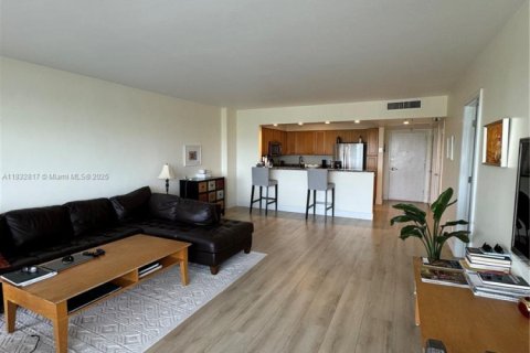 Condo in Miami Beach, Florida, 1 bedroom  № 1811982 - photo 6