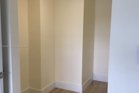 Condo in Miami Beach, Florida, 1 bedroom  № 1811982 - photo 22