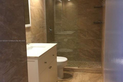 Condo in Miami Beach, Florida, 1 bedroom  № 1811982 - photo 13