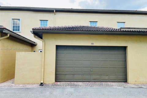 Купить таунхаус в Пемброк-Пайнс, Флорида 3 спальни, 213.68м2, № 2001815 - фото 2