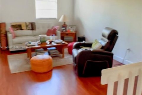 Купить таунхаус в Пемброк-Пайнс, Флорида 3 спальни, 213.68м2, № 2001815 - фото 25