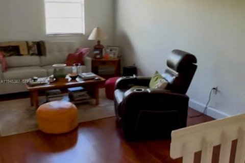 Купить таунхаус в Пемброк-Пайнс, Флорида 3 спальни, 213.68м2, № 2001815 - фото 17