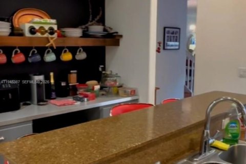 Купить таунхаус в Пемброк-Пайнс, Флорида 3 спальни, 213.68м2, № 2001815 - фото 23