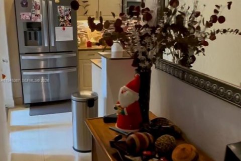 Купить таунхаус в Пемброк-Пайнс, Флорида 3 спальни, 213.68м2, № 2001815 - фото 9