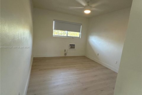 Appartement à louer à North Miami, Floride: 2 chambres, 69.68 m2 № 1998112 - photo 8