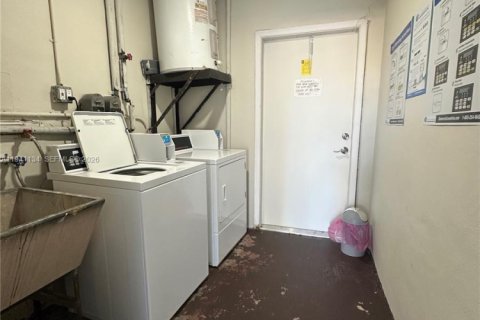 Appartement à louer à North Miami, Floride: 2 chambres, 69.68 m2 № 1998112 - photo 12