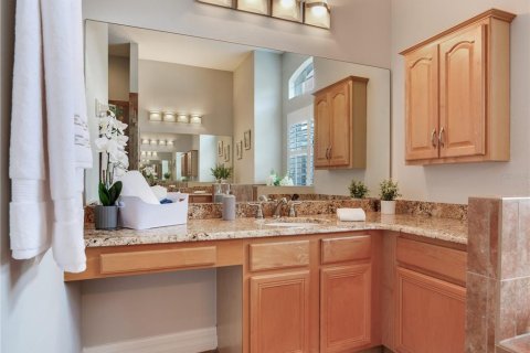 House in Tampa, Florida 4 bedrooms, 224.45 sq.m. № 1885045 - photo 30