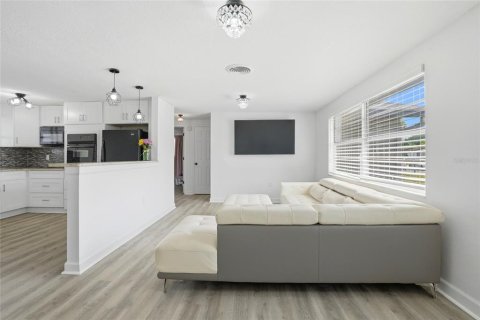 Casa en venta en Port Richey, Florida, 2 dormitorios, 110.37 m2 № 2096503 - foto 8