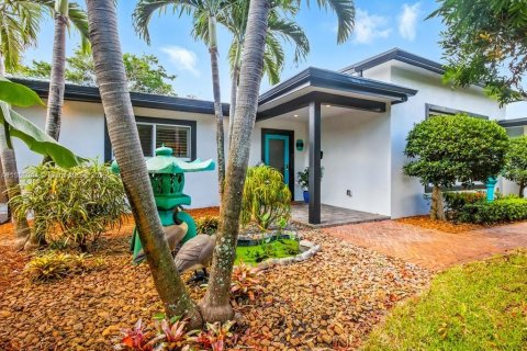 House in Oakland Park, Florida 3 bedrooms, 227.33 sq.m. № 1887153 - photo 1