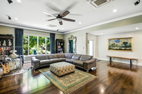 House in Oakland Park, Florida 3 bedrooms, 227.33 sq.m. № 1887153 - photo 4
