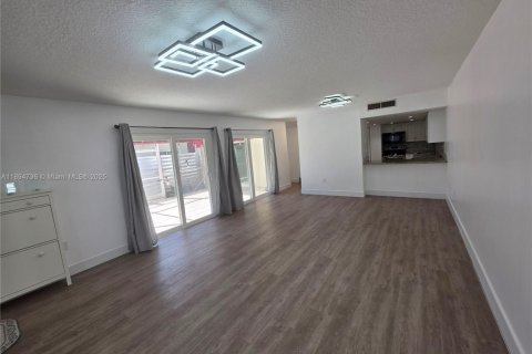 Adosado en venta en Plantation, Florida, 3 dormitorios, 151.62 m2 № 1947189 - foto 12